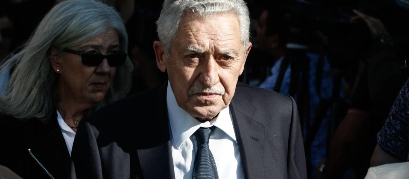 Ύπνε που παίρνεις... τα παιδιά: «Τον πήρε» λίγο ο Φ.Κουβέλης την ώρα που μιλούσε ο Α.Τσίπρας (φωτο)